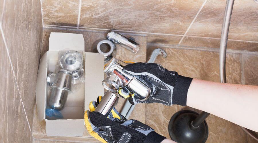 Expert Emergency Roof Repairs services in Oelwein, IA